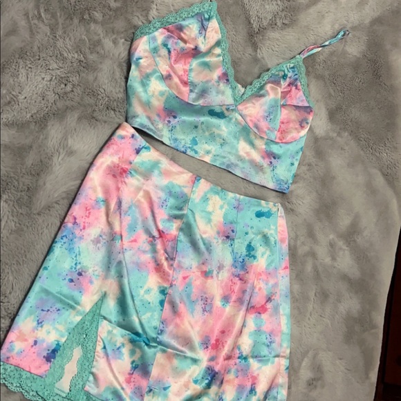 Tie Dye Lace Contrast Cami and Skirt Set - Picture 5 of 6